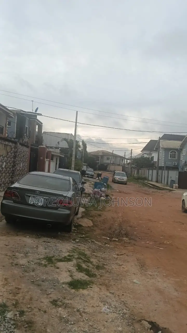 2bdrm Apartment in Gloryland Estate, Iseri Olofin for sale