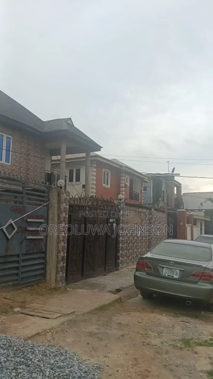 2bdrm Apartment in Gloryland Estate, Iseri Olofin for sale