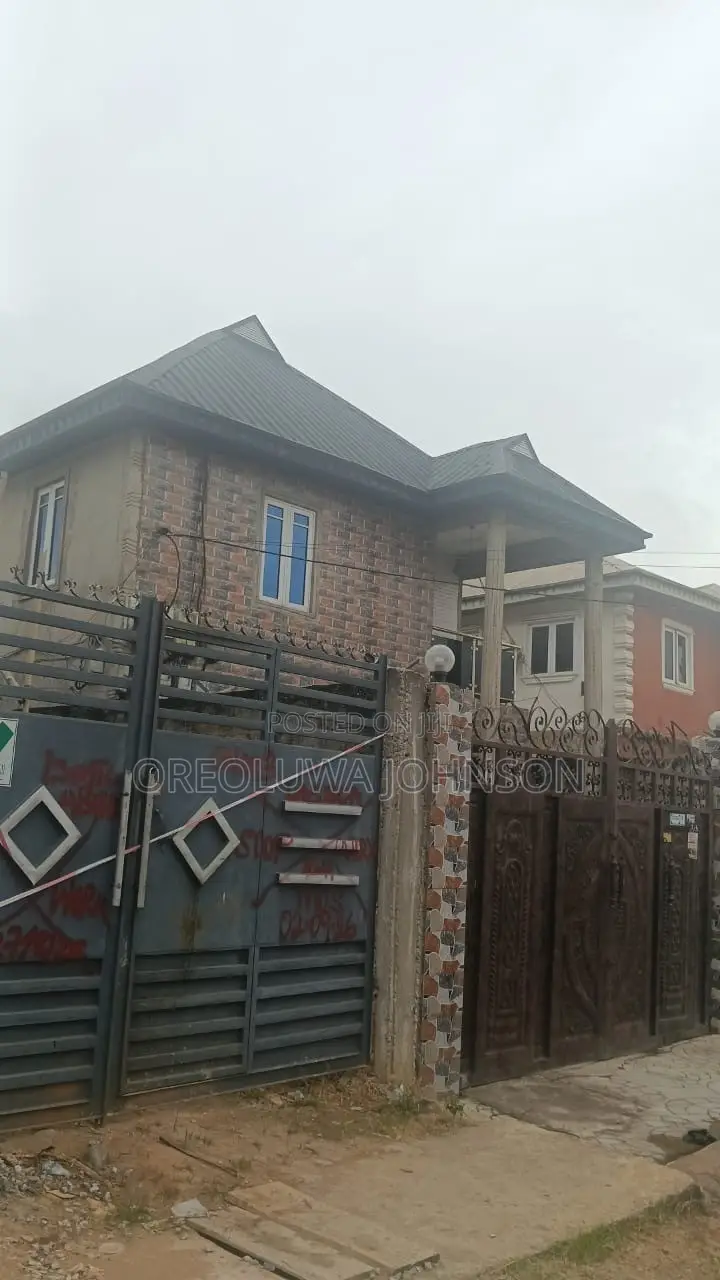 2bdrm Apartment in Gloryland Estate, Iseri Olofin for sale