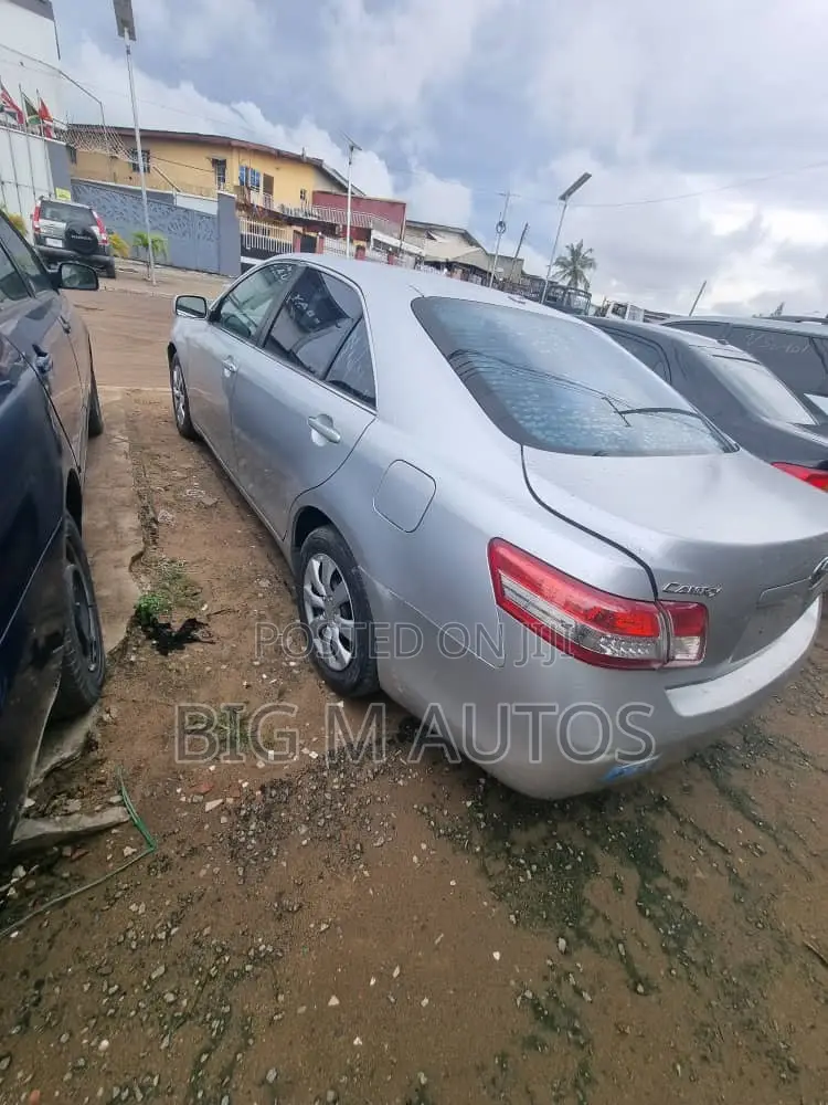 Toyota Camry LE 4dr Sedan (2.5L 4cyl 6AM) 2010 Silver