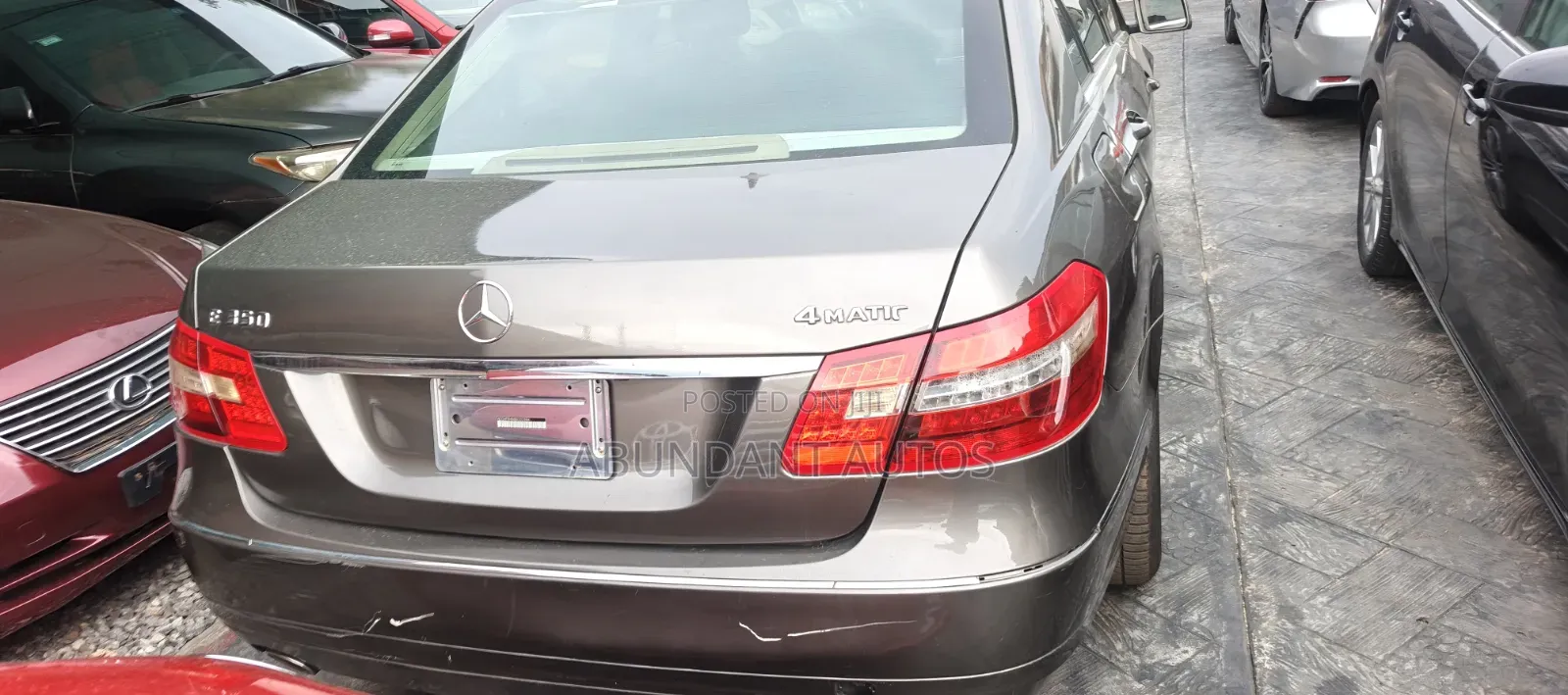Mercedes-Benz E350 Base 4Matic Sedan AWD (3.5L 6cyl 7A) 2011 Gold