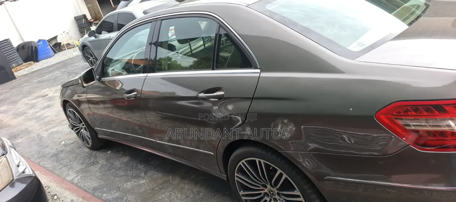 Mercedes-Benz E350 Base 4Matic Sedan AWD (3.5L 6cyl 7A) 2011 Gold