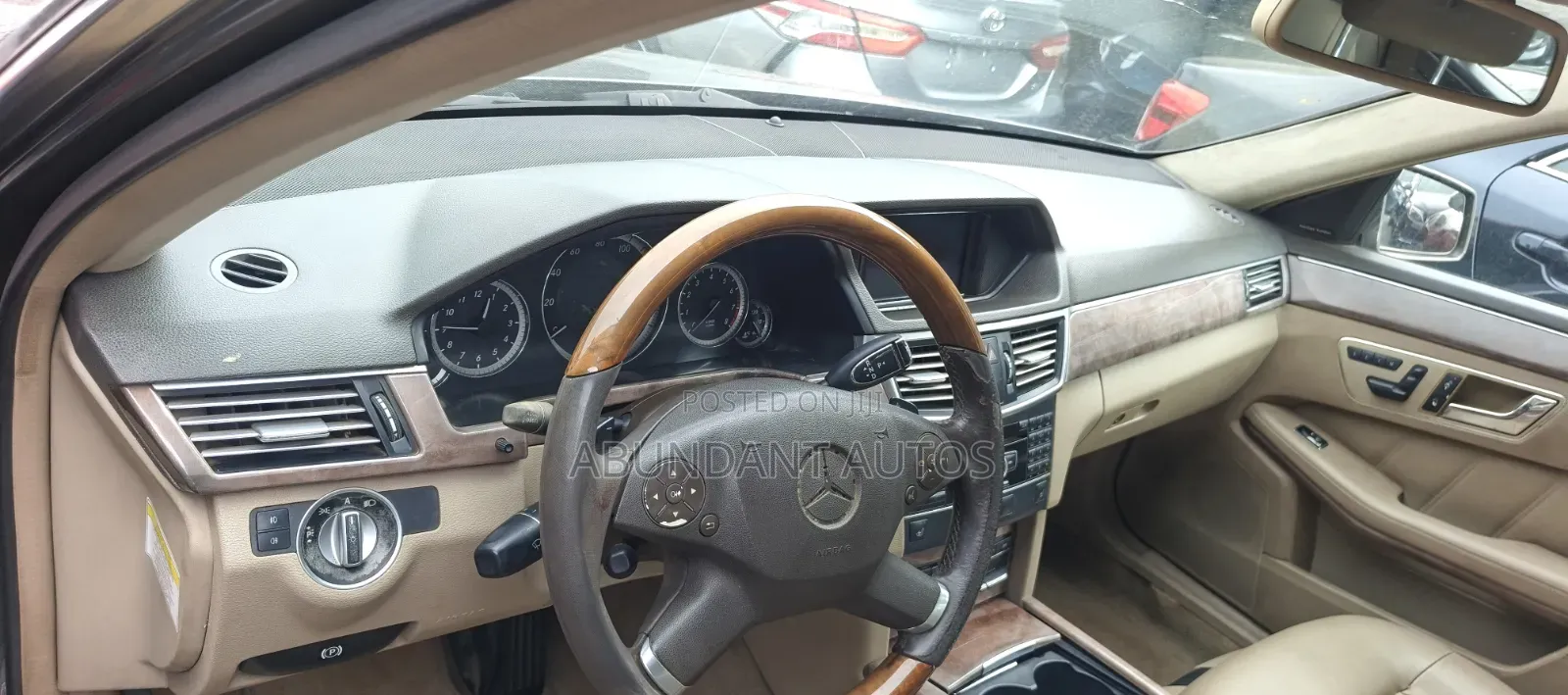 Mercedes-Benz E350 Base 4Matic Sedan AWD (3.5L 6cyl 7A) 2011 Gold