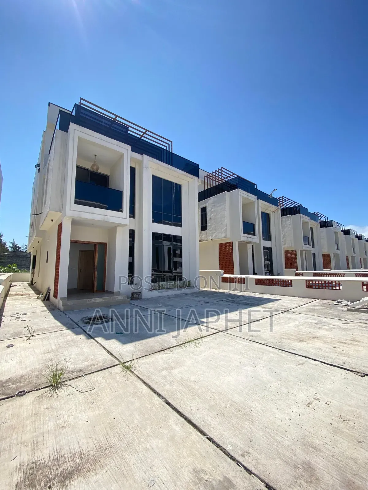 5bdrm Duplex in Ikota, Lagos Island / Lagos Island for sale