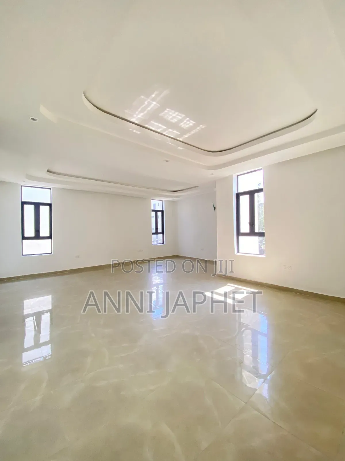 5bdrm Duplex in Ikota, Lagos Island / Lagos Island for sale