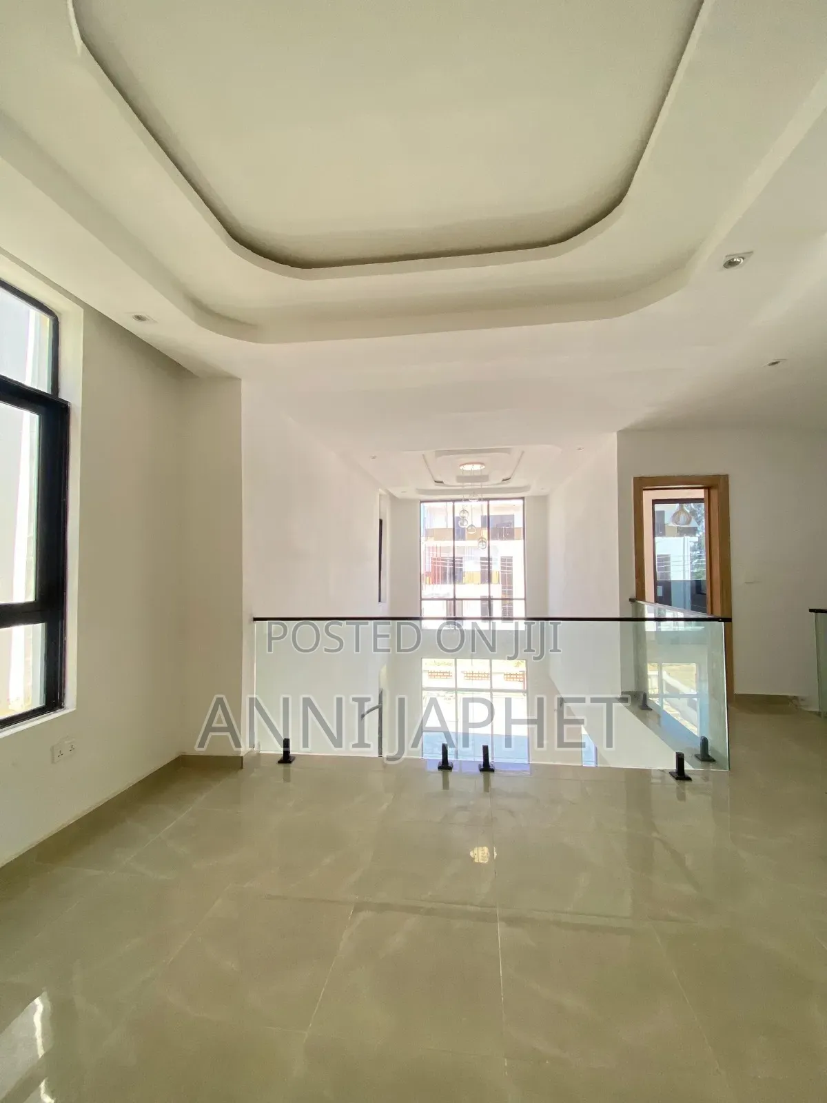 5bdrm Duplex in Ikota, Lagos Island / Lagos Island for sale