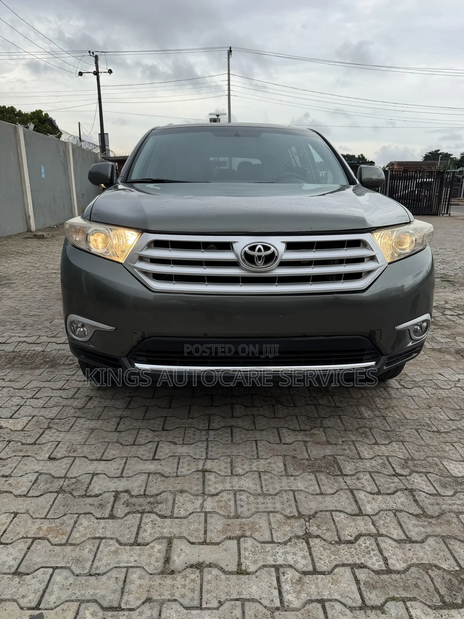 Toyota Highlander Limited 2012 Gray