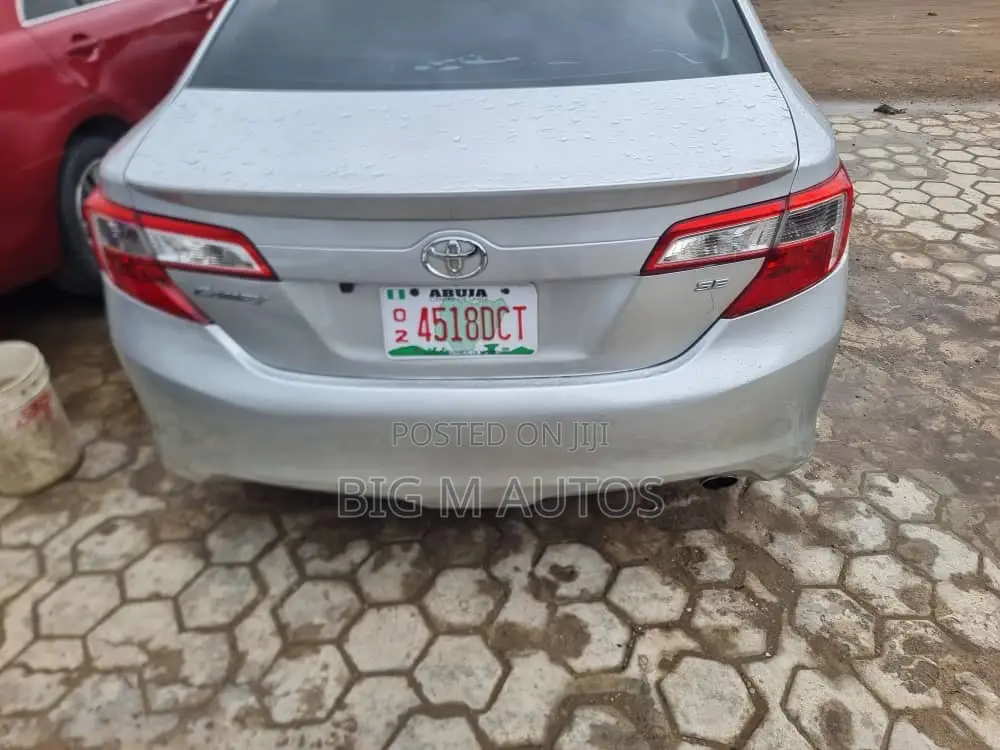 Toyota Camry LE 4dr Sedan (2.5L 4cyl 6A) 2012 Silver