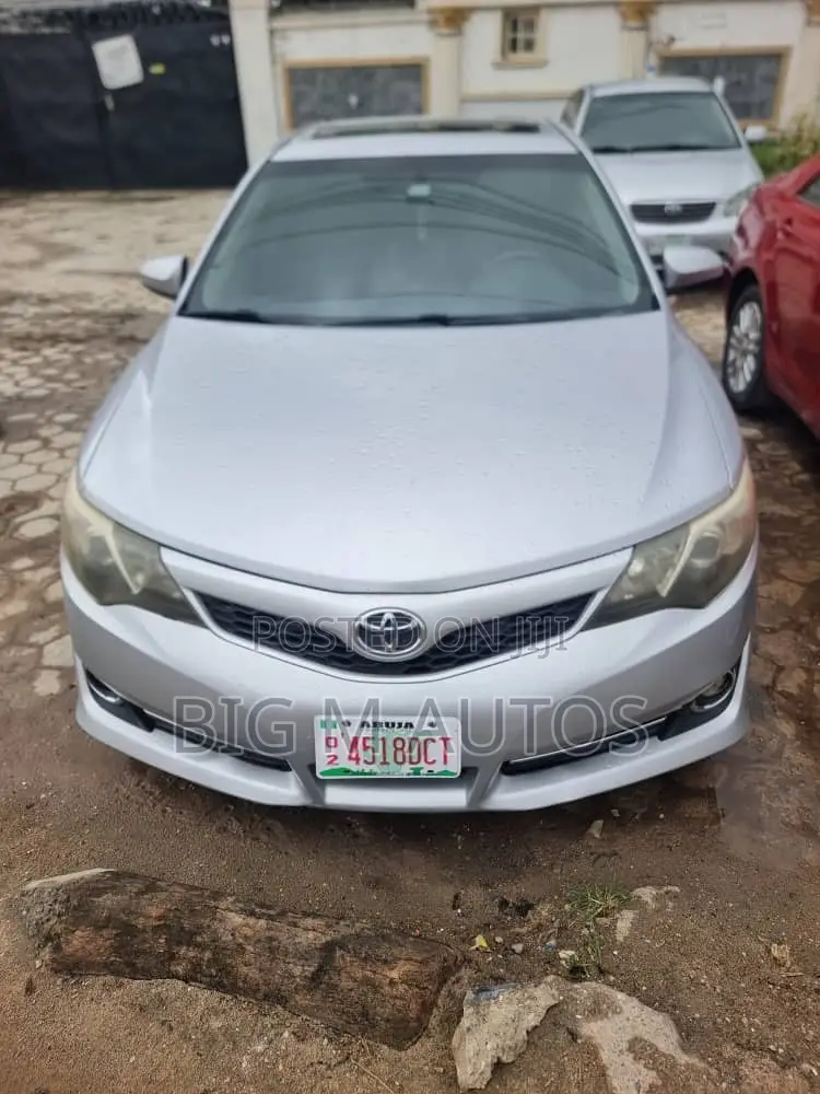Toyota Camry LE 4dr Sedan (2.5L 4cyl 6A) 2012 Silver