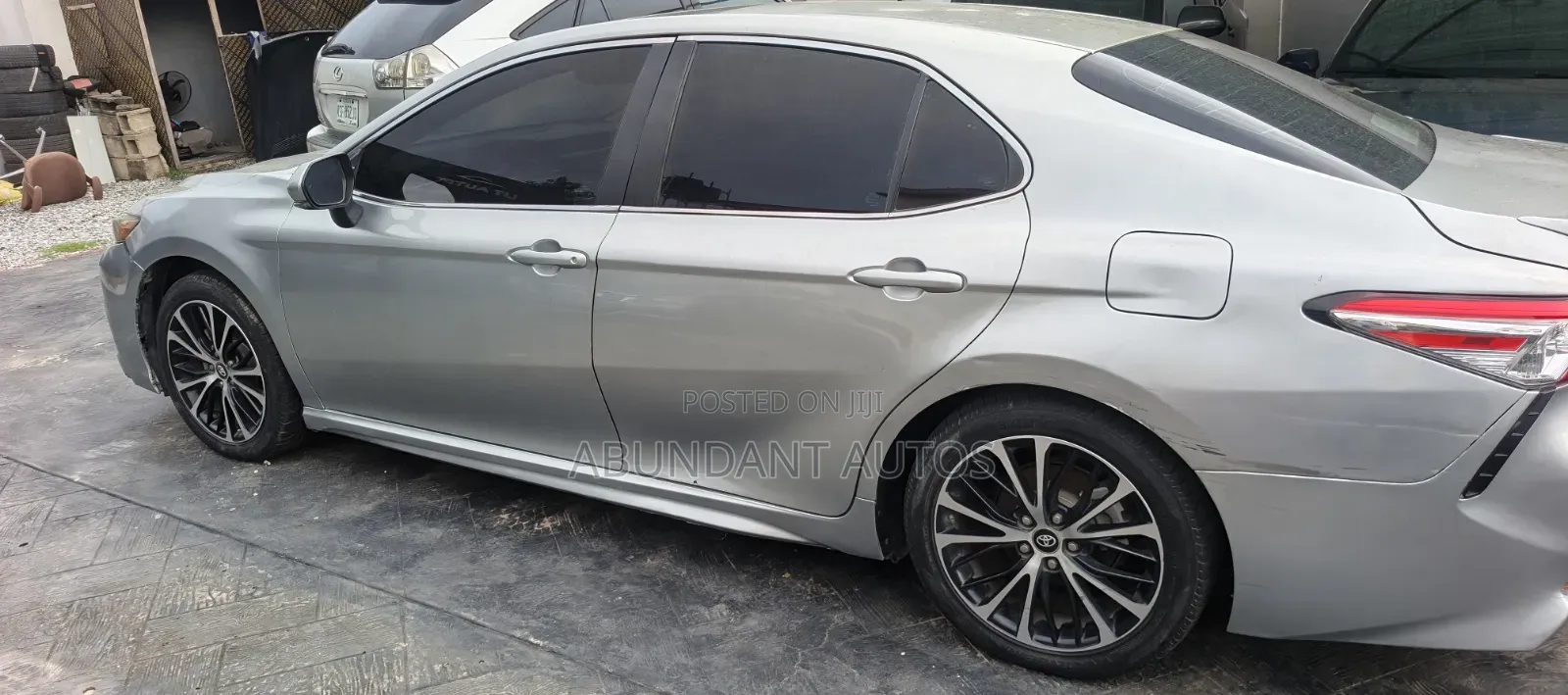 Toyota Camry SE FWD (2.5L 4cyl 8AM) 2018 Silver