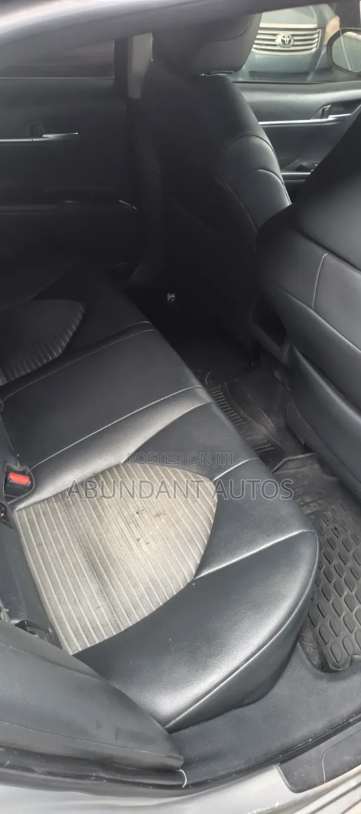 Toyota Camry SE FWD (2.5L 4cyl 8AM) 2018 Silver