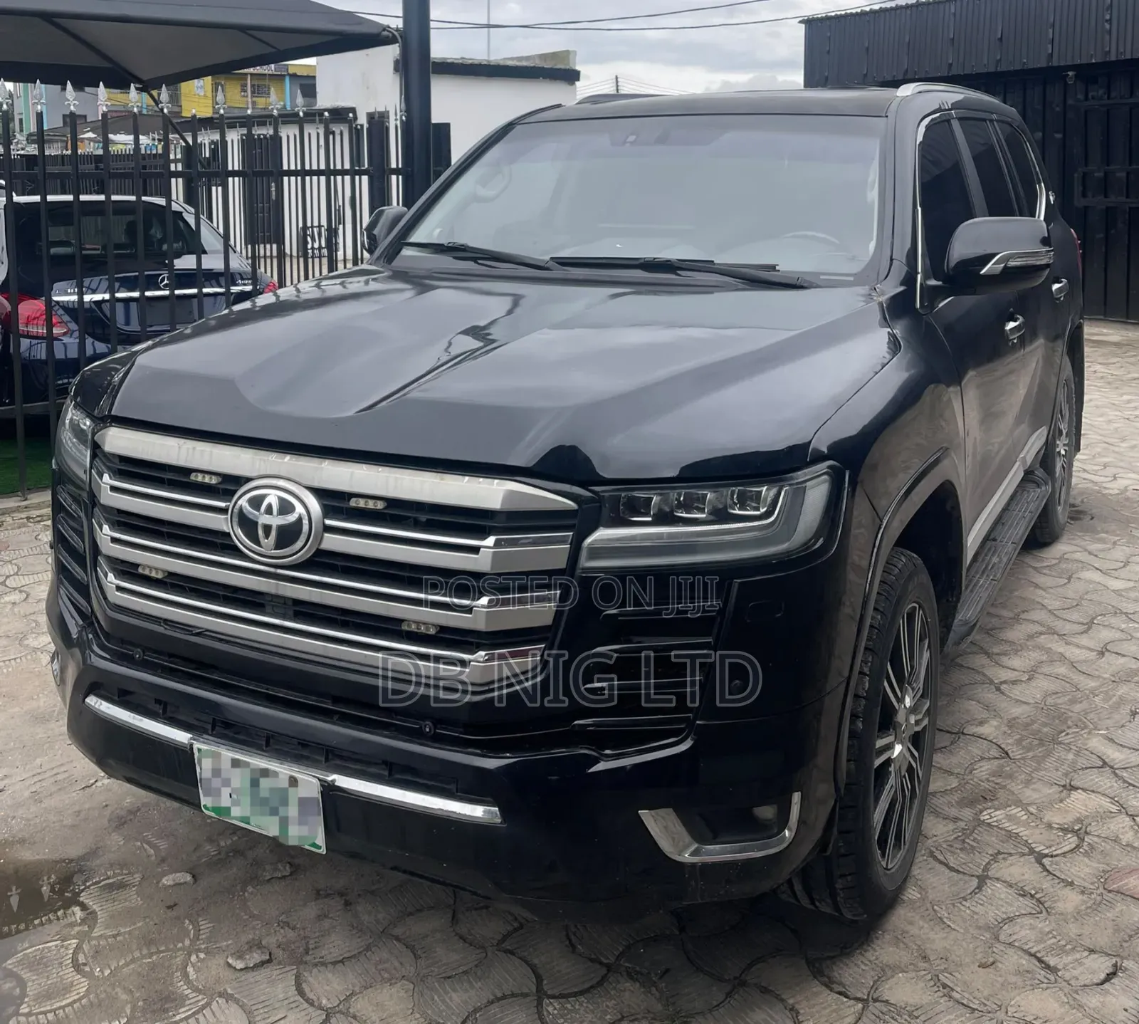 Toyota Land Cruiser 4.6 V8 VX-R 2013 Black