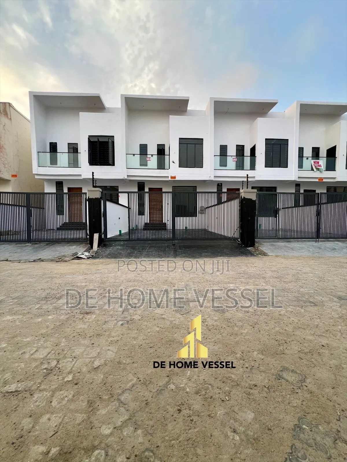 4bdrm Townhouse/Terrace in Ikota for sale
