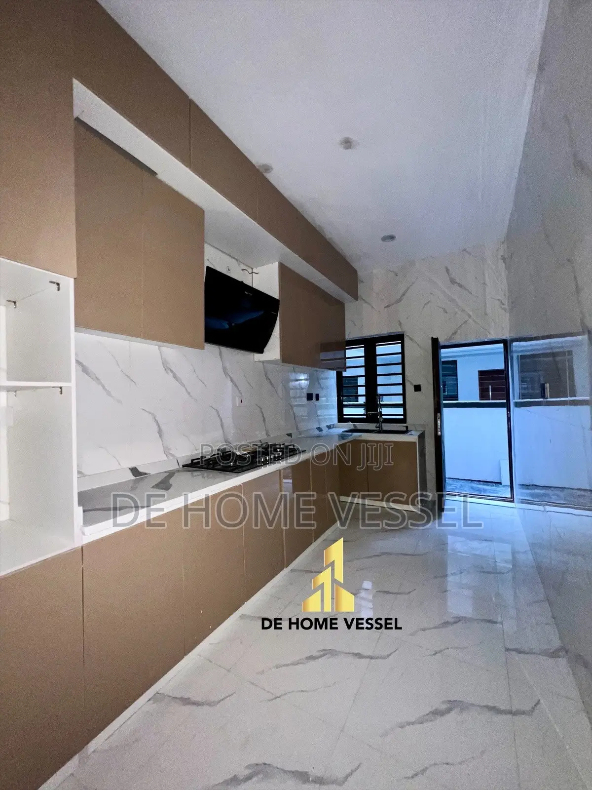 4bdrm Townhouse/Terrace in Ikota for sale