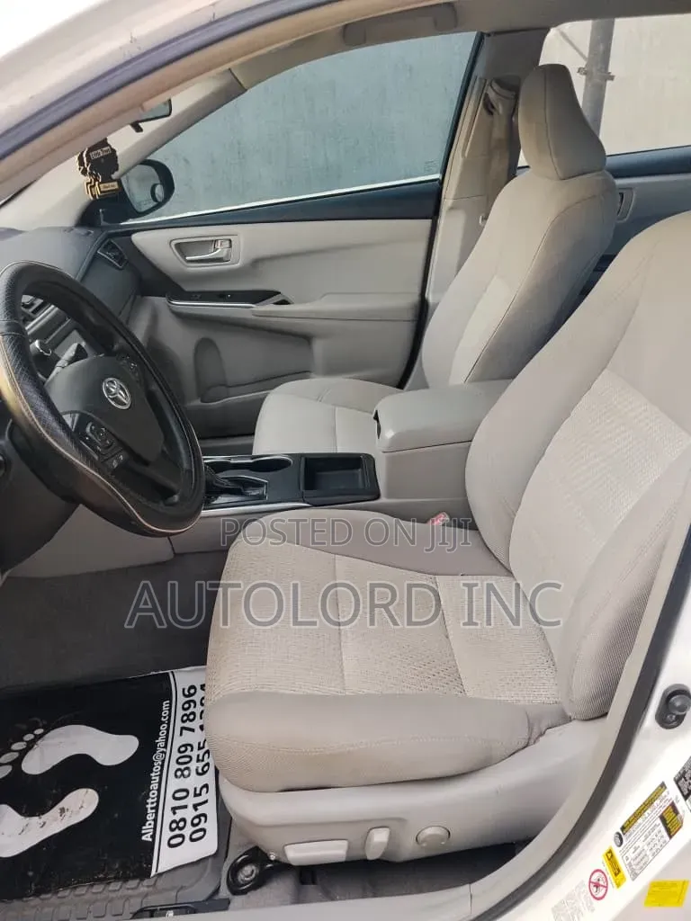 Toyota Camry LE 4dr Sedan (2.5L 4cyl 6A) 2016 White