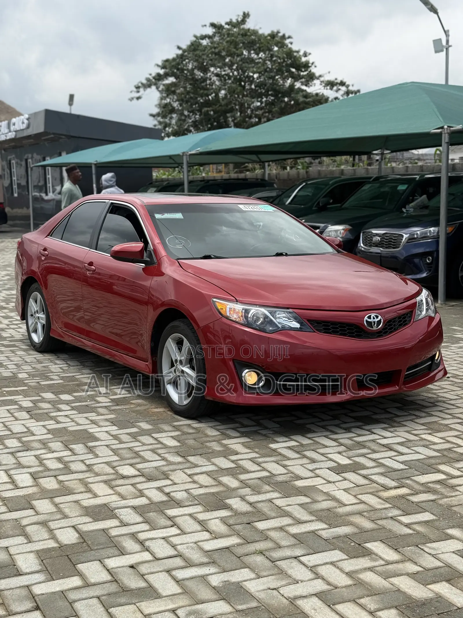 Toyota Camry SE 4dr Sedan (2.5L 4cyl 6A) 2013 Red