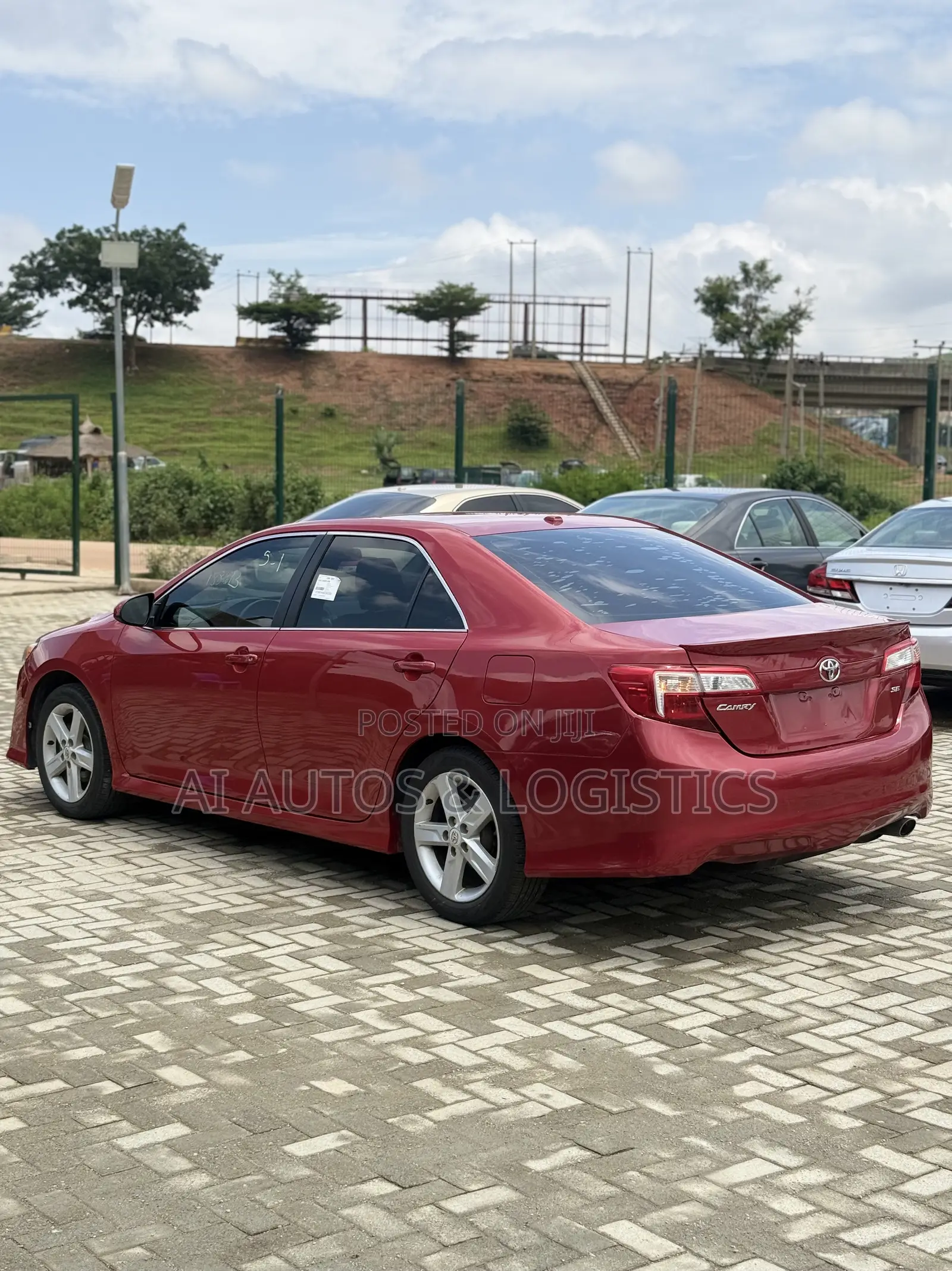 Toyota Camry SE 4dr Sedan (2.5L 4cyl 6A) 2013 Red