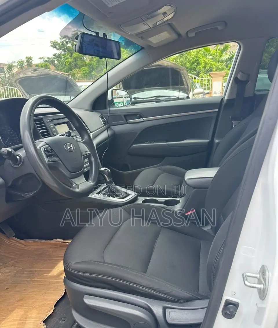 Hyundai Elantra 2017 White