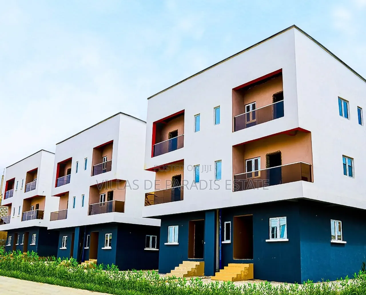 5bdrm Duplex in Villas De Paradis, Durumi for sale