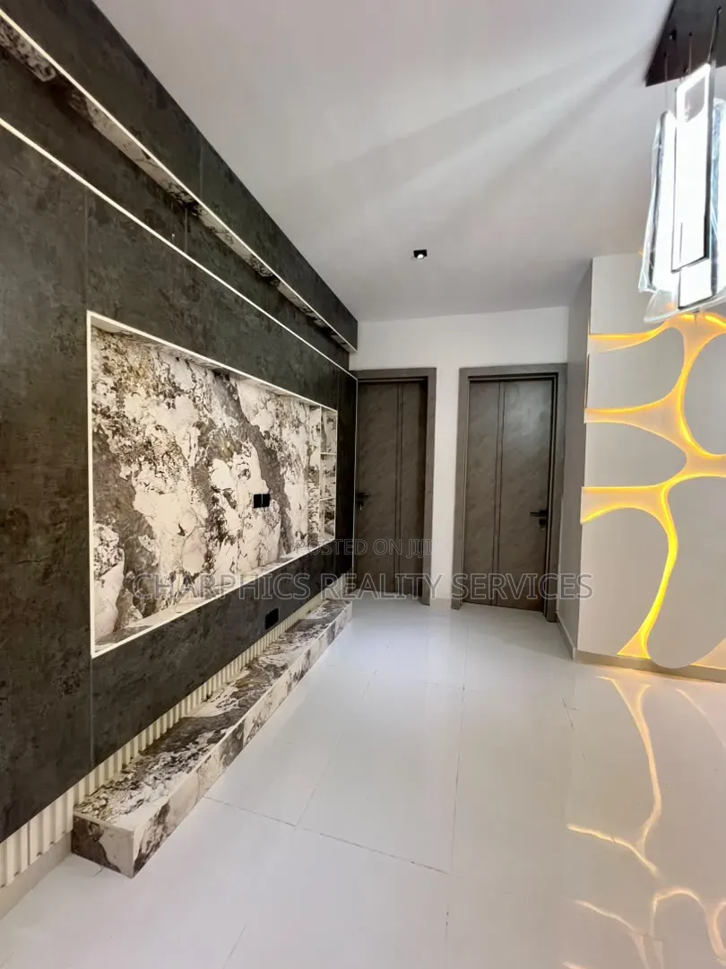 5bdrm Duplex in Ikota for sale