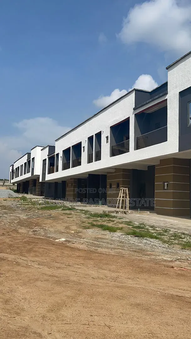 4bdrm Townhouse/Terrace in Villas De Paradis, Dakibiyu for sale