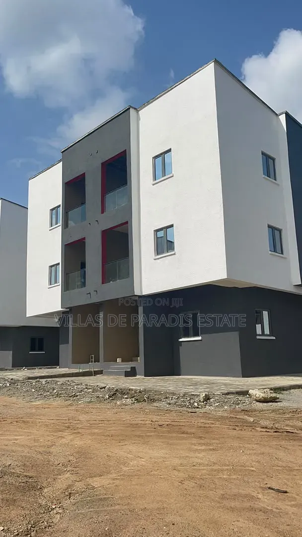 4bdrm Townhouse/Terrace in Villas De Paradis, Dakibiyu for sale
