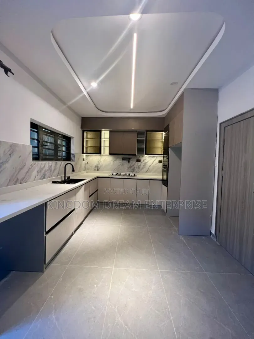 5bdrm Duplex in Lekki Phase 1 Lagos for sale