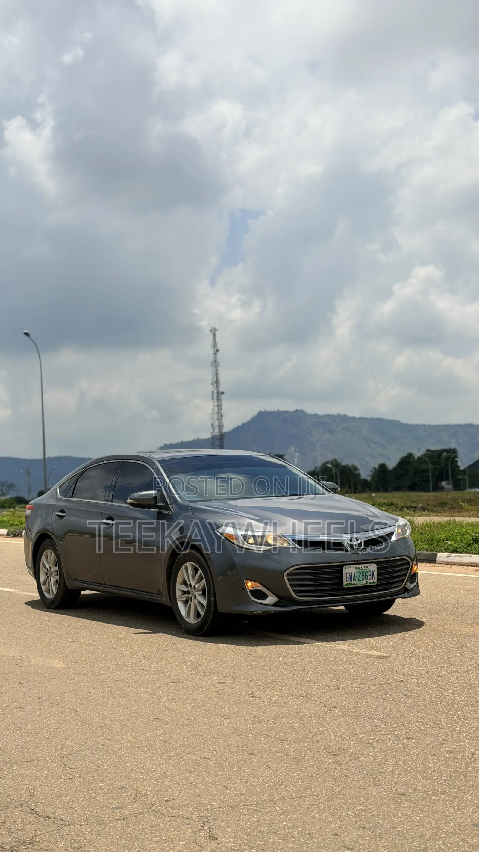 Toyota Avalon Limited FWD Sedan (3.6L 6cyl 6A) 2016 Gray