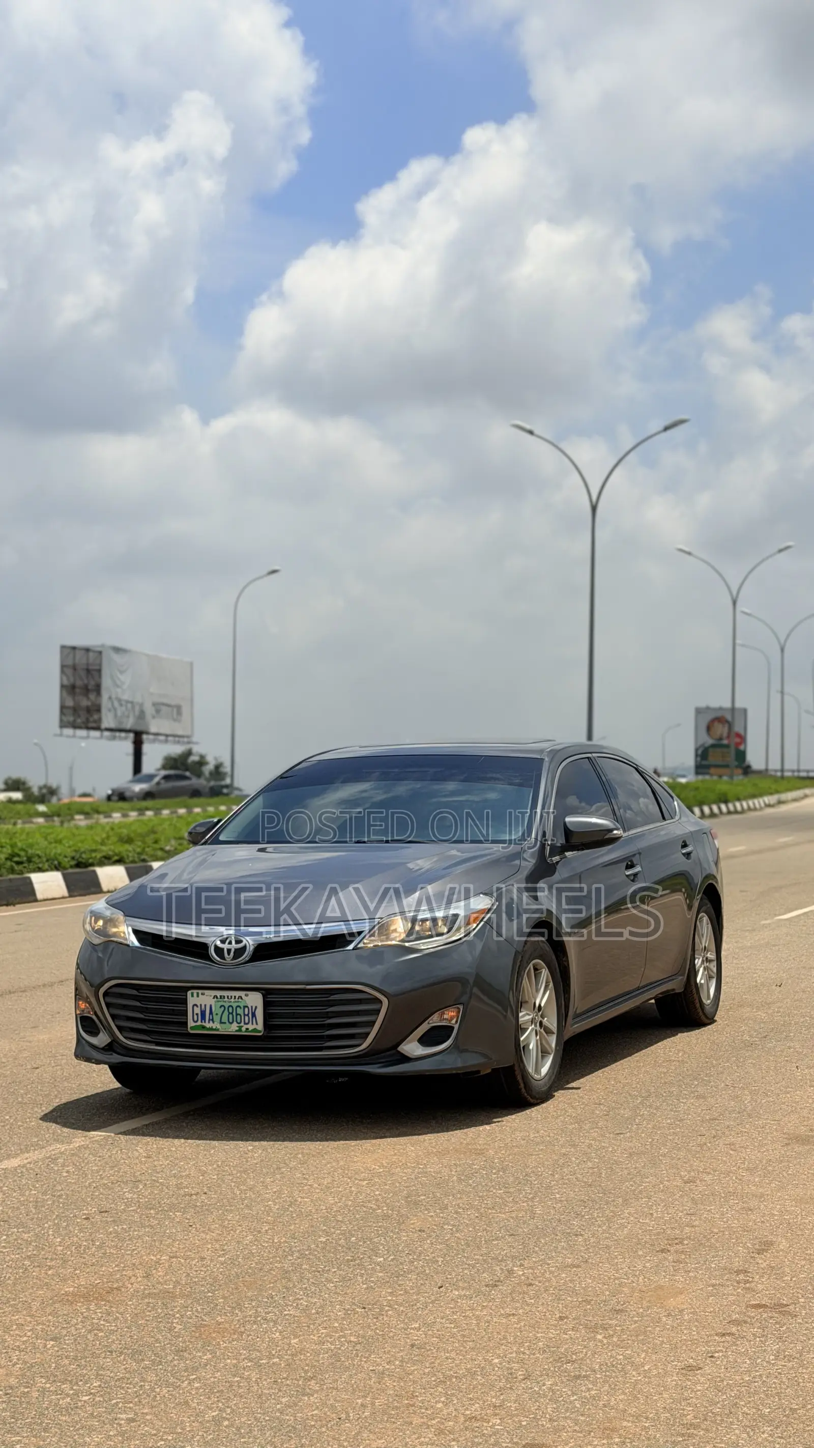 Toyota Avalon Limited FWD Sedan (3.6L 6cyl 6A) 2016 Gray