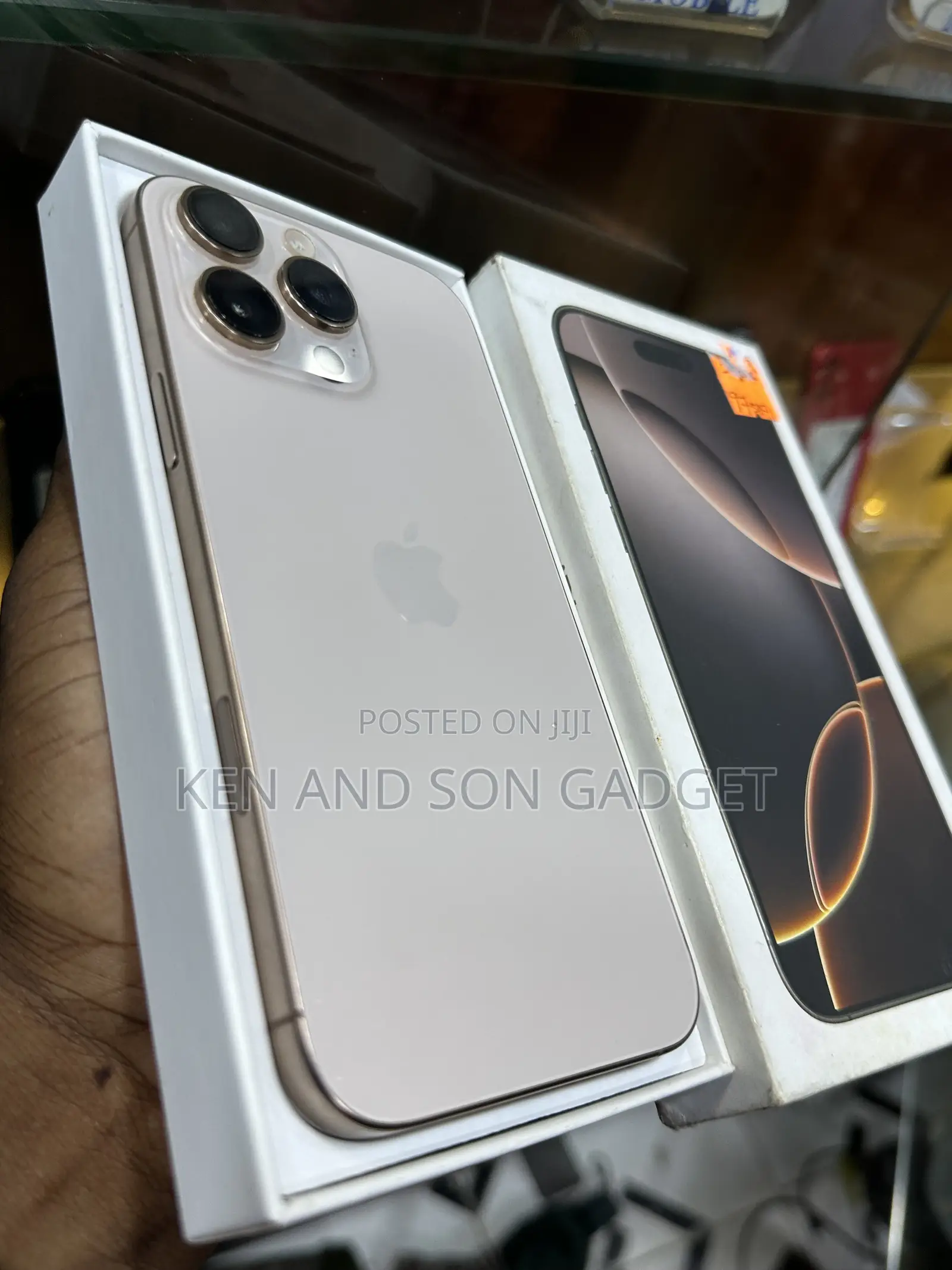 New Apple iPhone 16 Pro Max 256 GB Gold
