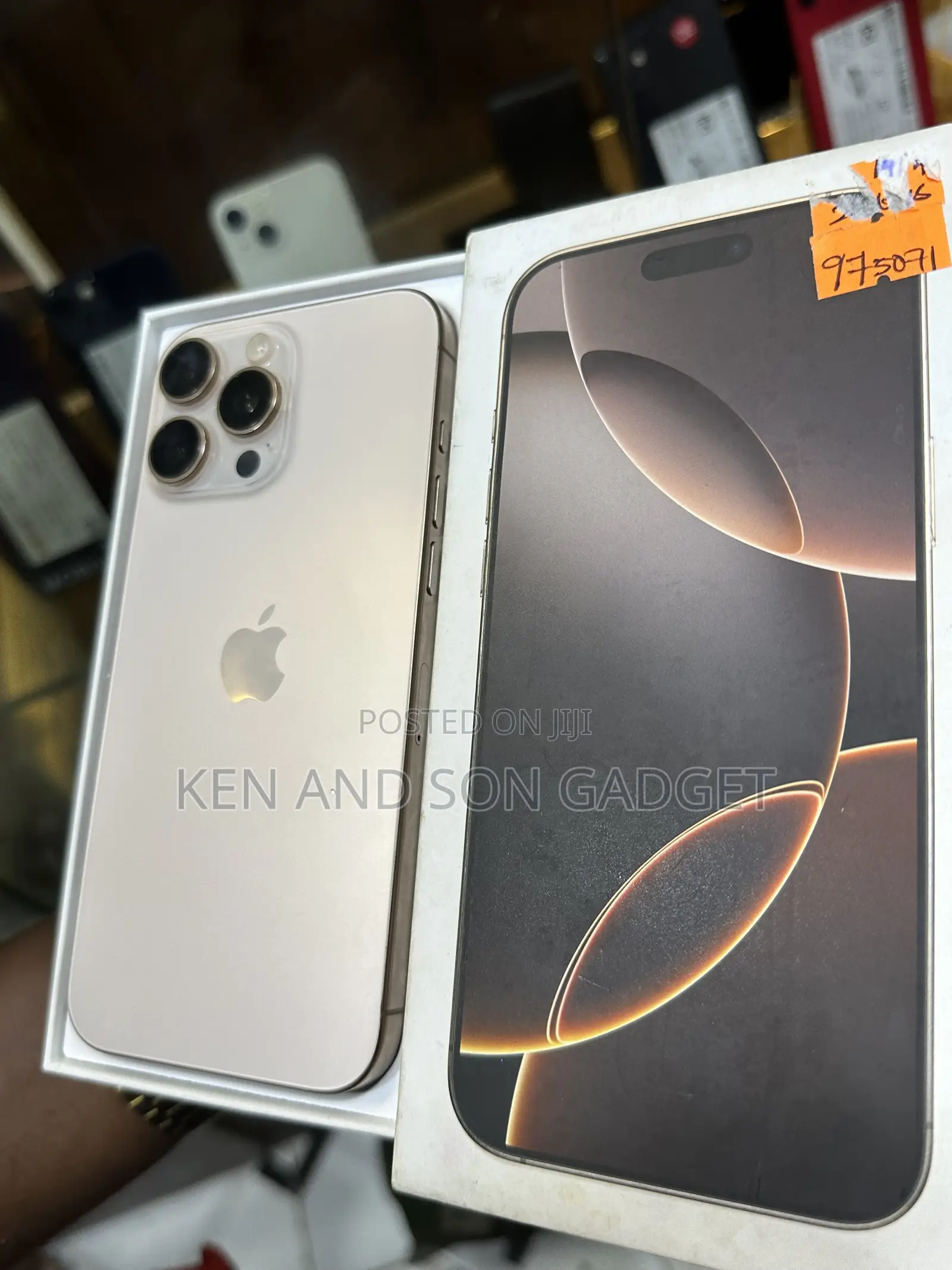 New Apple iPhone 16 Pro Max 256 GB Gold
