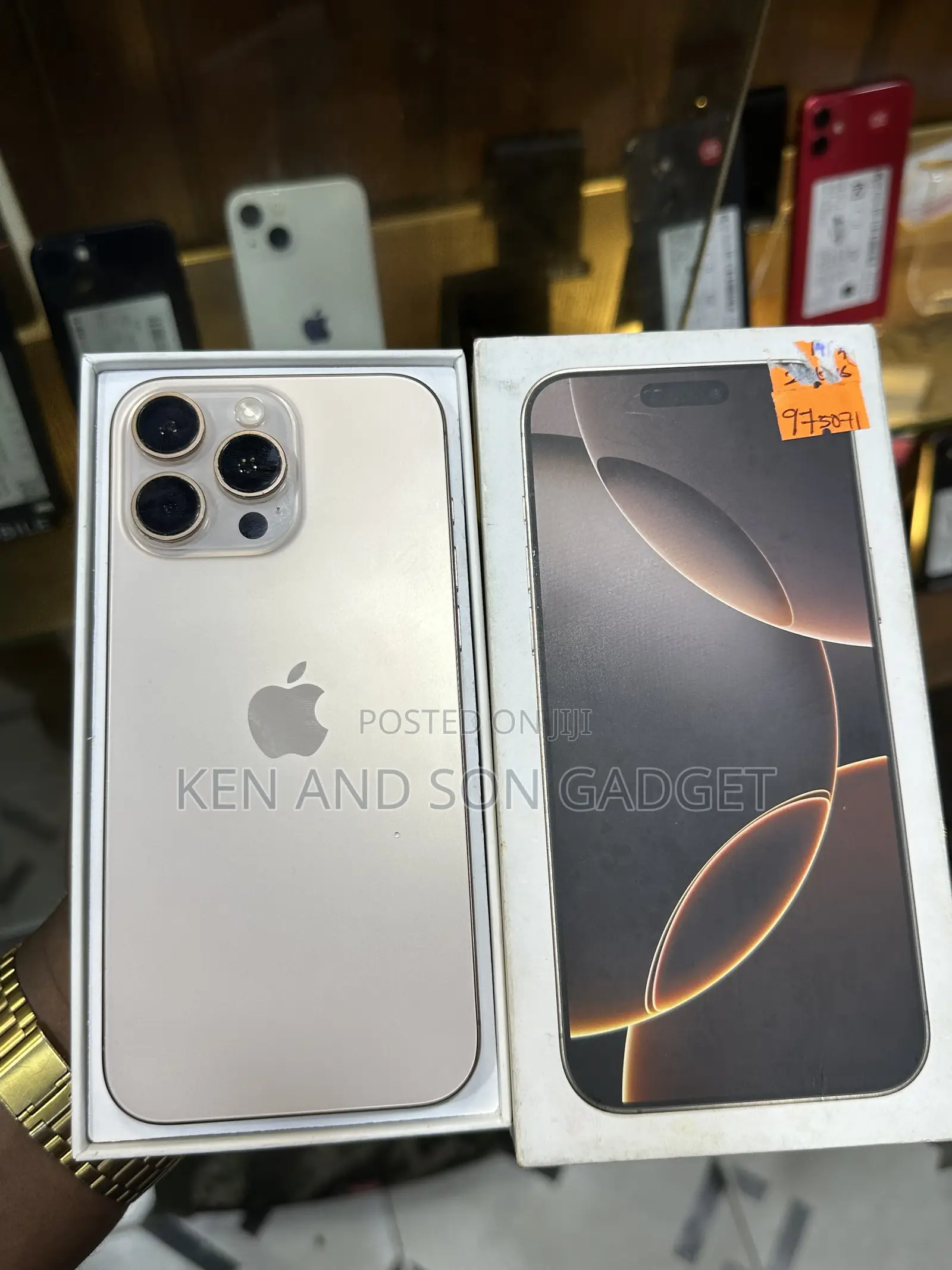 New Apple iPhone 16 Pro Max 256 GB Gold