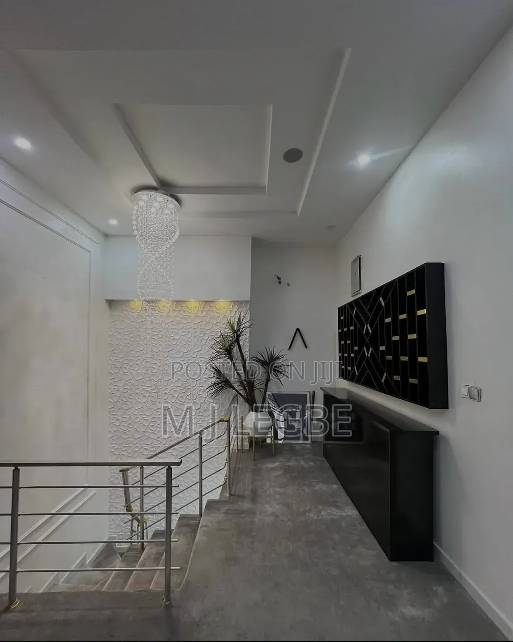4bdrm Duplex in Chevron for rent