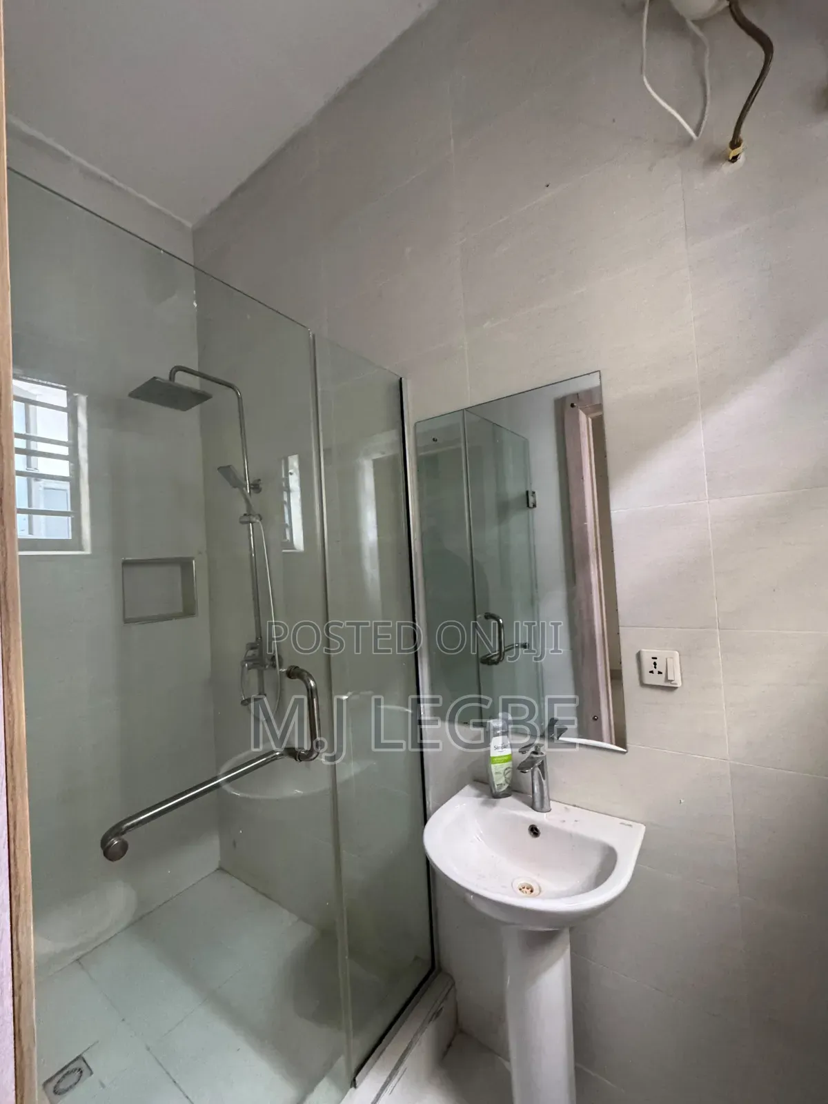 4bdrm Duplex in Vgc for rent