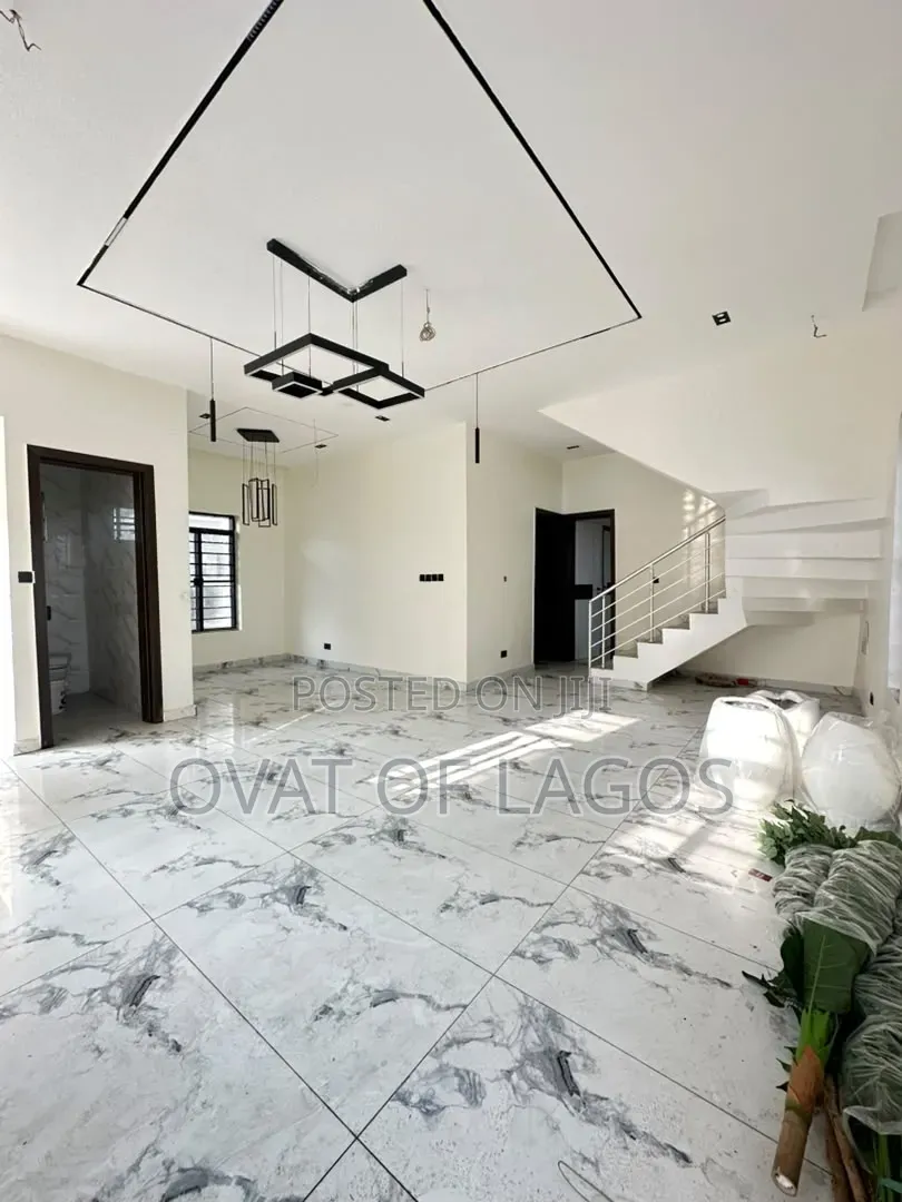 5bdrm Duplex in Orchid, Lekki Expressway for sale