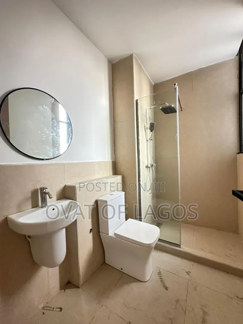 2bdrm Apartment in Lekki Phase 1 for sale