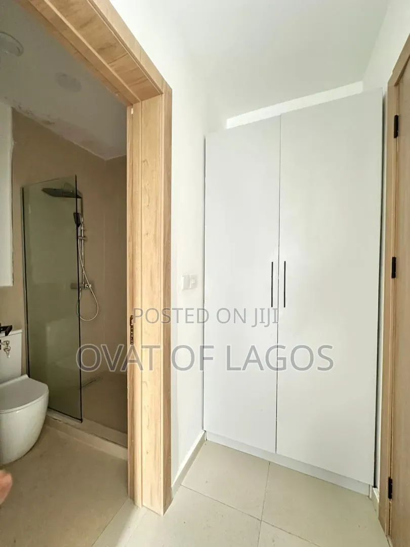 2bdrm Apartment in Lekki Phase 1 for sale