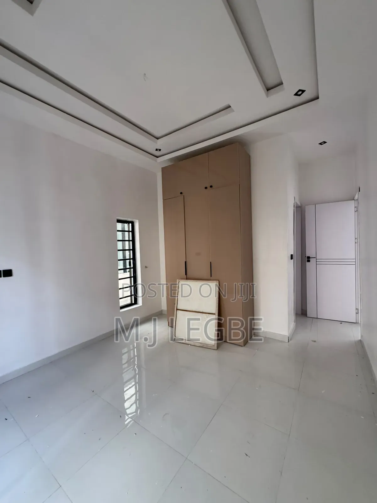 4bdrm Duplex in Chevron for rent