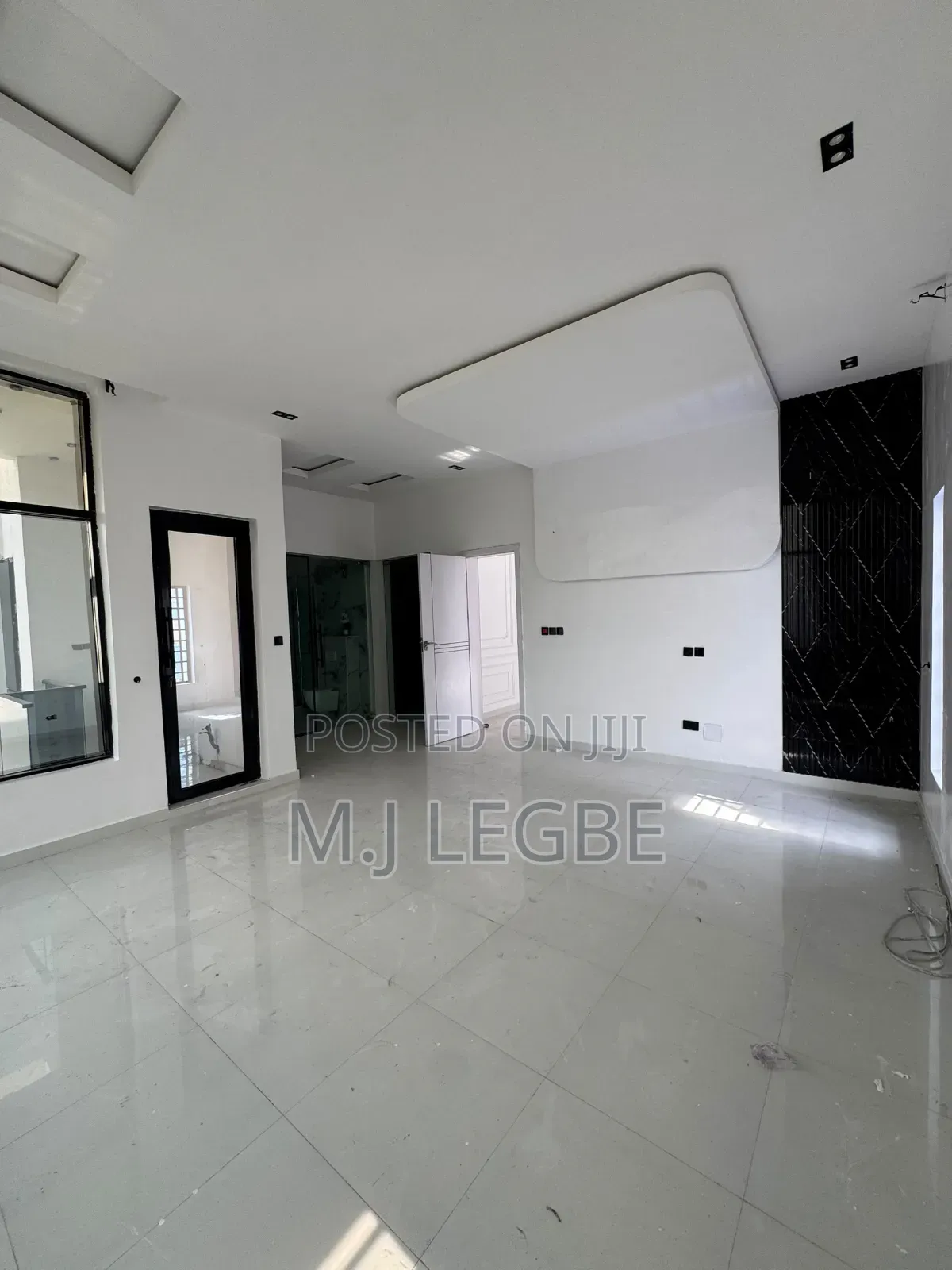4bdrm Duplex in Chevron for rent
