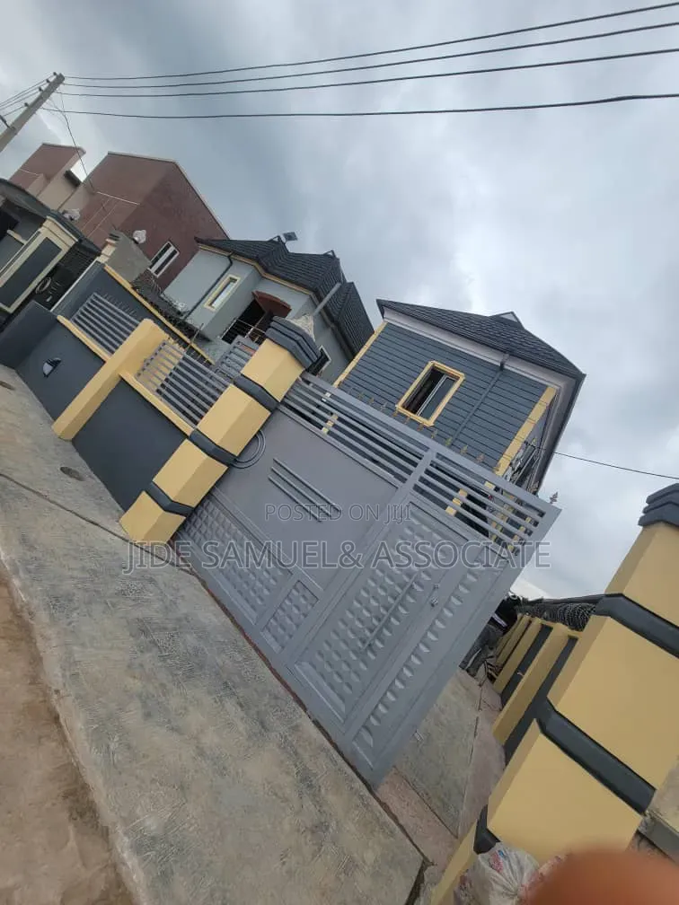 Furnished 2bdrm Block of Flats in Ayobo for rent