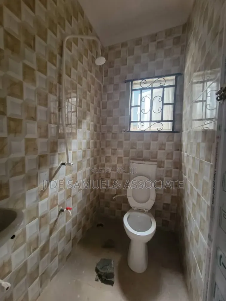 Furnished Mini Flat in Ayobo for rent