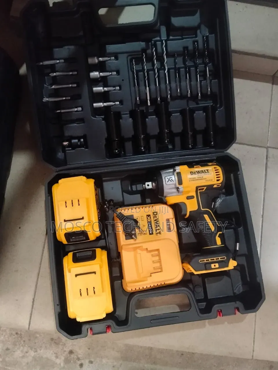 Dewalt Xr Cordless Impact Wrench Kit