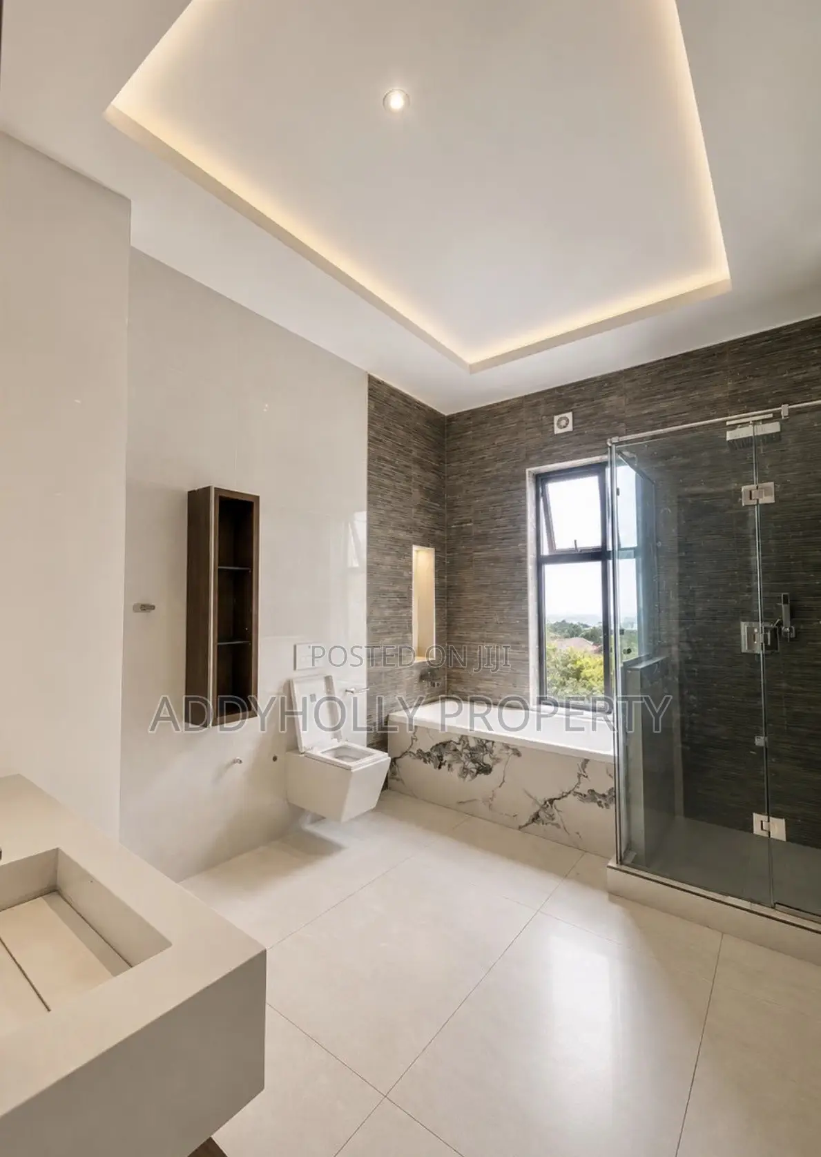 5bdrm Duplex in Ikota for rent