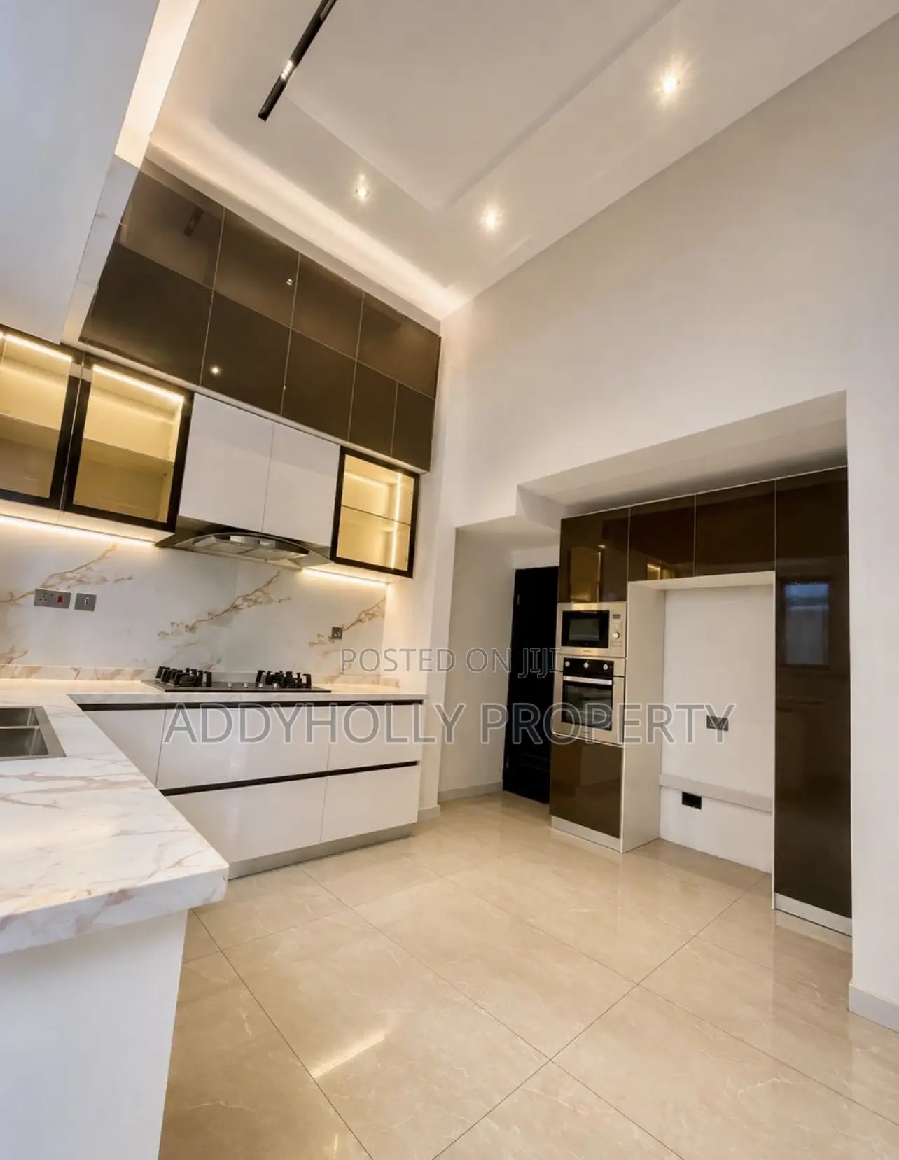 5bdrm Duplex in Ikota for rent