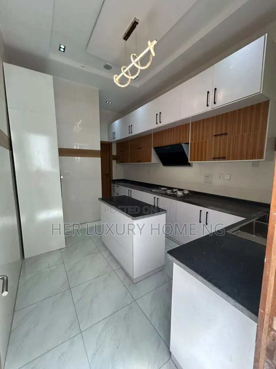 Studio Apartment in Ikota Villa Estate for rent