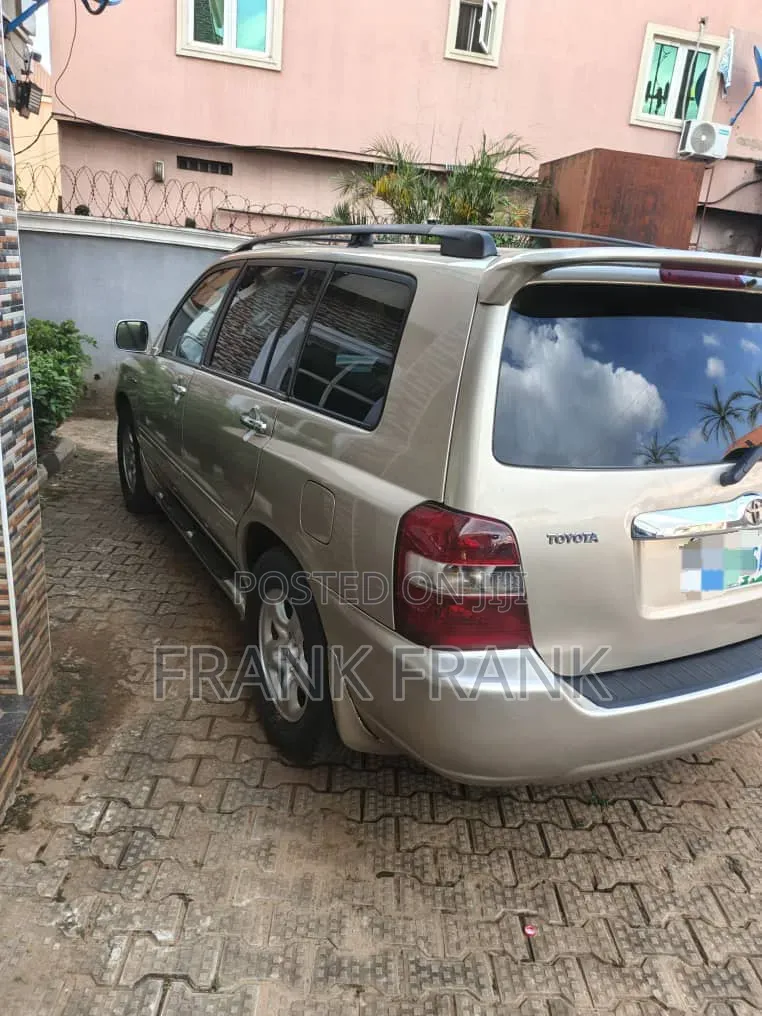 Toyota Highlander 2005 Gold