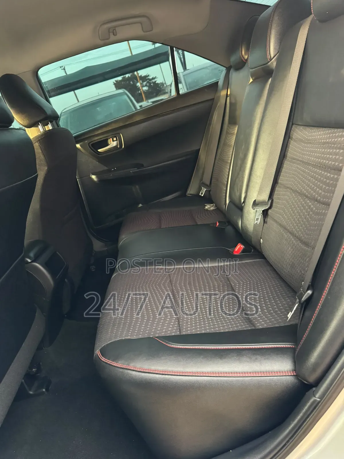Toyota Camry SE 4dr Sedan (2.5L 4cyl 6A) 2016