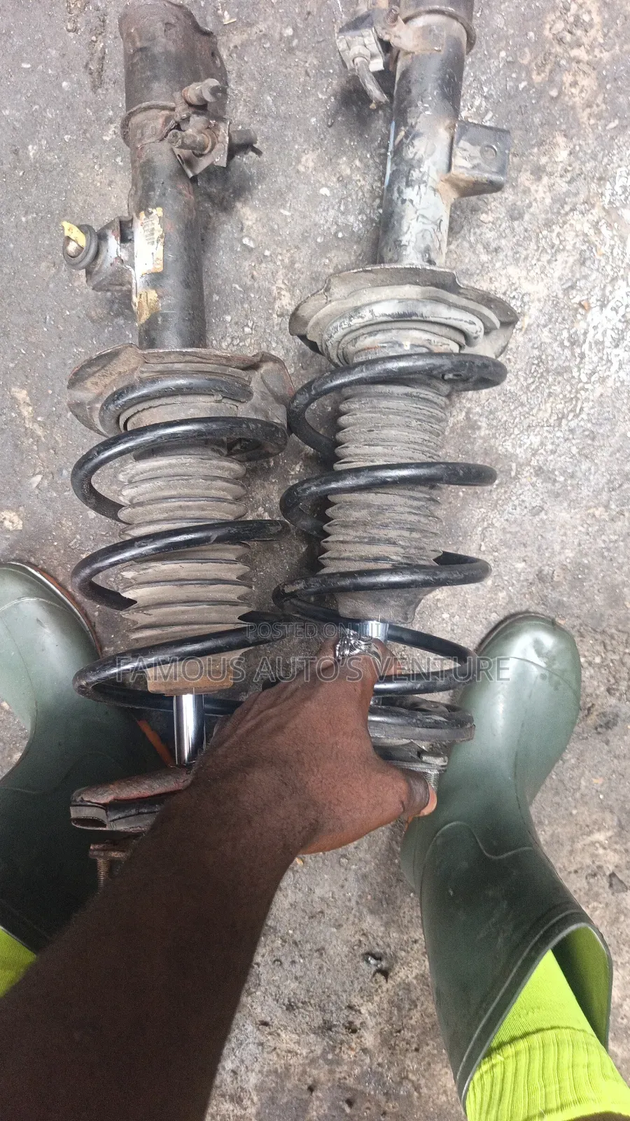 Front Shock Absorbers Ford Escape 2003