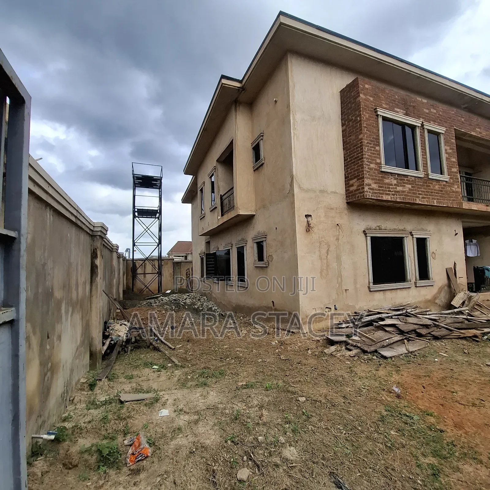 3bdrm Block of Flats in Enugu for sale
