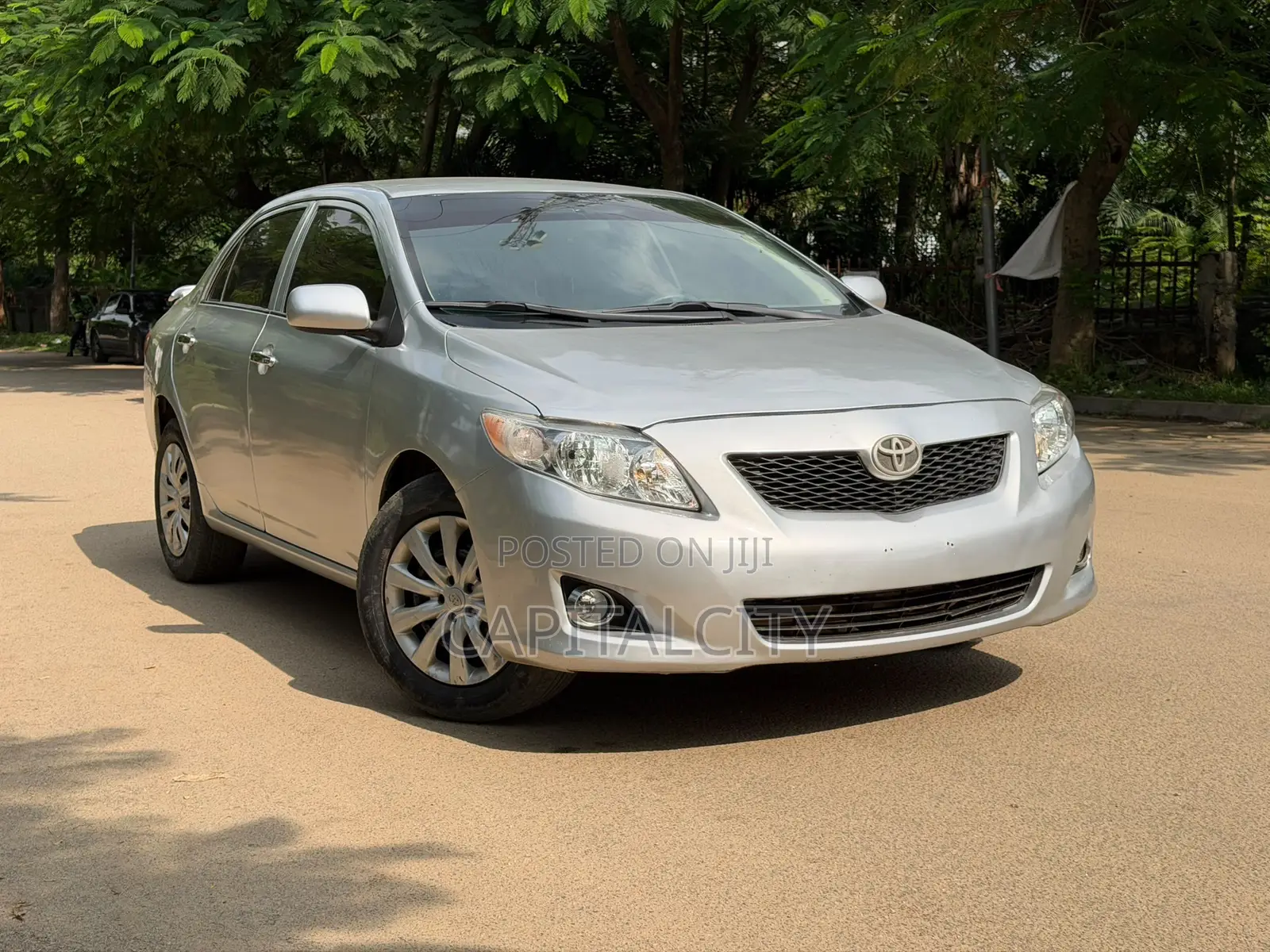 Toyota Corolla LE 4dr Sedan (1.8L 4cyl 4A) 2010 Silver